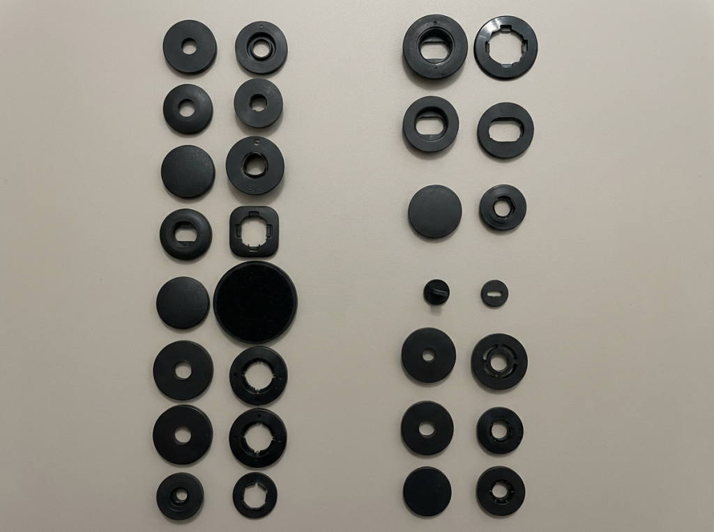 Rodzaje stoperów w dywanikach samochodowych