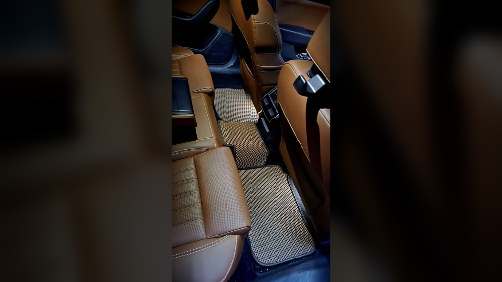 OMEVO EVA Dywaniki do Skoda Superb B8 - Dywaniki tylnego rzędu + Dywanik na tunel środkowy