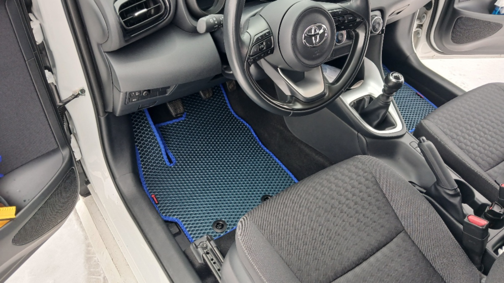 Omevo EVA Dywaniki Toyota Yaris 4 - Dywanik Kierowcy oraz Dywanik Pasażera